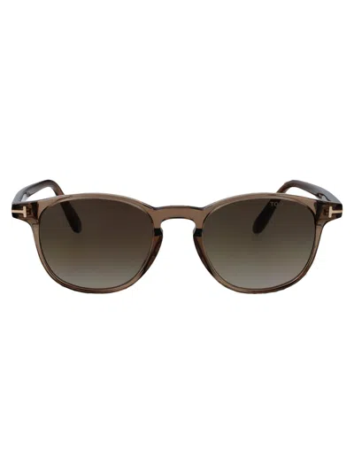 Tom Ford Round Sunglasses Ft1302 45 B In Brown