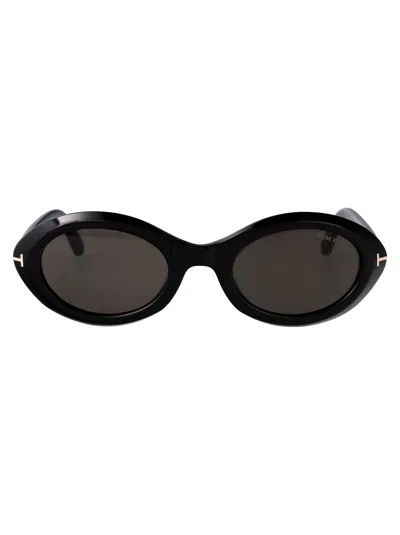 Tom Ford Oval Sunglasses Ft1186/s 01 A