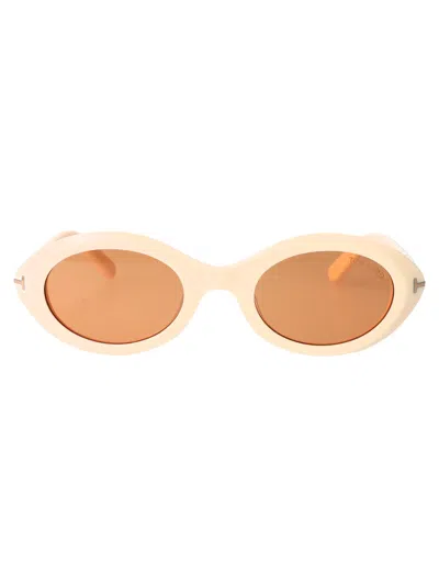 Tom Ford Oval Sunglasses Ft1186/s 25 E In Cream White