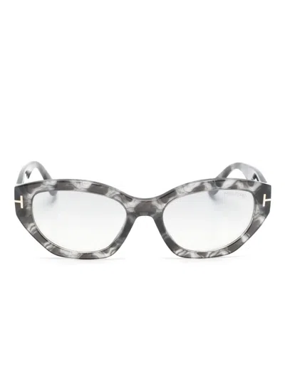 Tom Ford Penny Cat-eye Sunglasses In Grey