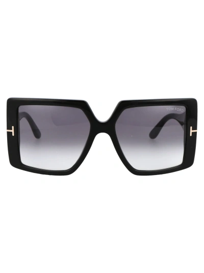 Tom Ford Quinn Sunglasses In 01b Nero Lucido / Fumo Grad