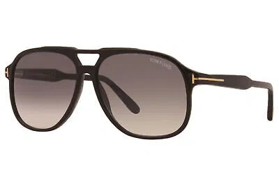 Pre-owned Tom Ford Raoul Tf753 01b Sunglasses Men's Shiny Black/smoke Gradient Lenses 62mm In Gray