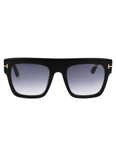 Tom Ford Renee Sunglasses In 01b Nero Lucido / Fumo Grad