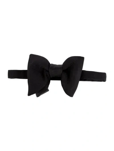 Pre-owned Tom Ford Silk Bow Tie In Black