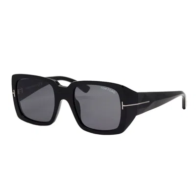TOM FORD SQUARE FULL RIM, WITH A SHINY BLACK FRAME AND SMOKE LENS.