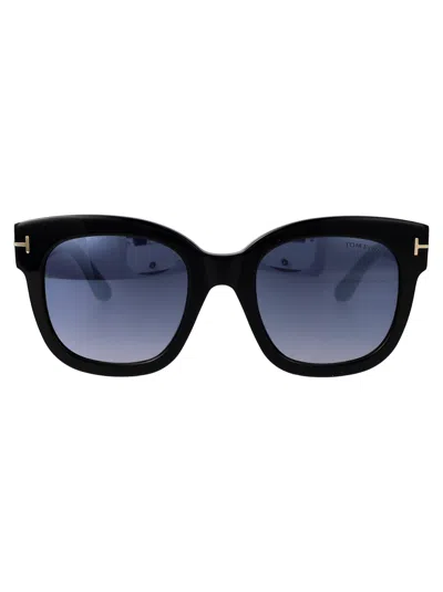 TOM FORD TOM FORD SQUARED SUNGLASSES FT0613 01 C 