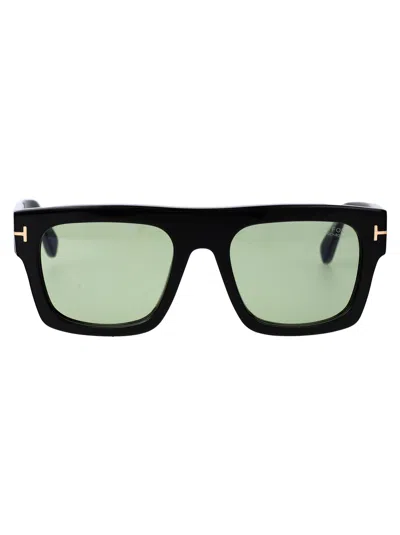 Tom Ford Squared Sunglasses Ft0711/s 01 N