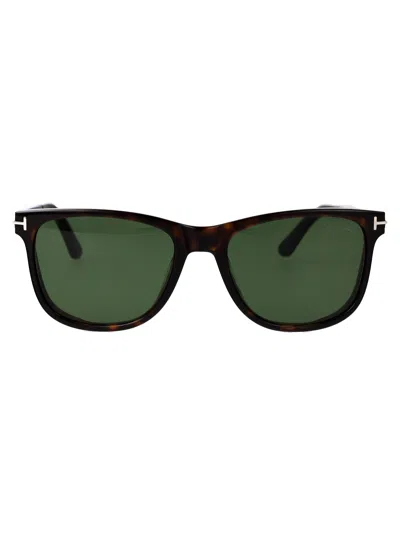 Tom Ford Squared Sunglasses Ft1104 52 N In Green