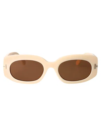 TOM FORD TOM FORD SQUARED SUNGLASSES FT1187/S 25 E