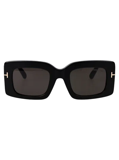 TOM FORD TOM FORD SQUARED SUNGLASSES FT1188/S 01 A