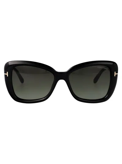 Tom Ford Sunglasses In 01b Nero Lucido / Fumo Grad