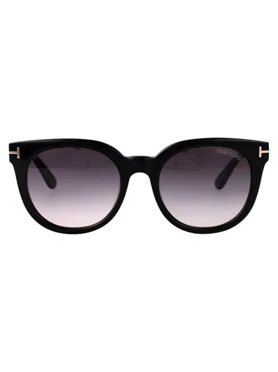 Tom Ford Sunglasses In 01b Nero Lucido / Fumo Grad