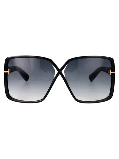 Tom Ford Sunglasses In 01b Nero Lucido / Fumo Grad