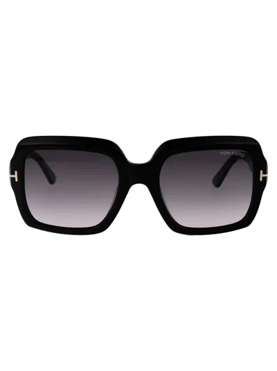 Tom Ford Sunglasses In 01b Nero Lucido / Fumo Grad