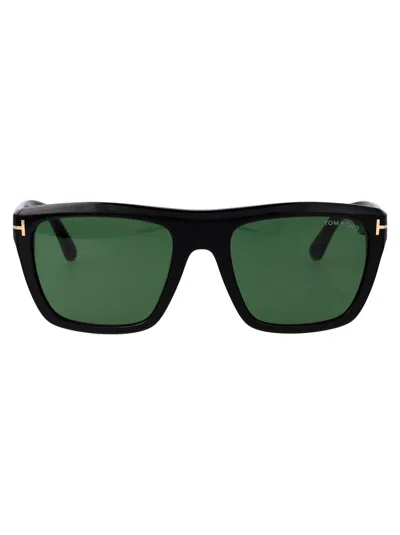 Tom Ford Squared Sunglasses Ft1077 01 N In 01n Nero Lucido / Verde