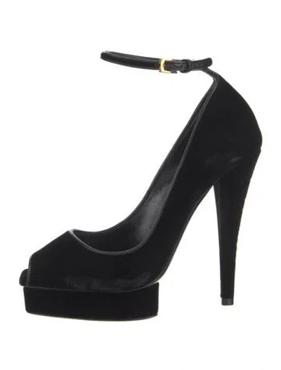 Pre-owned Tom Ford Velvet Pumps In Black