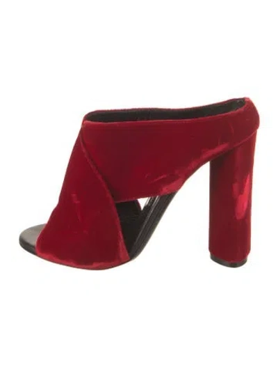 Pre-owned Tom Ford Velvet Slides In Red