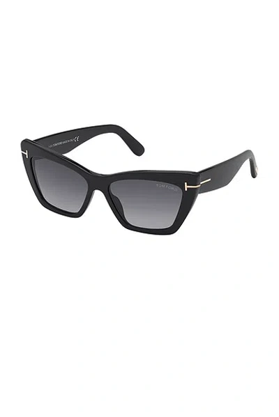 Tom Ford Wyatt Sunglasses In Shiny Black & Gradient Smoke Lens