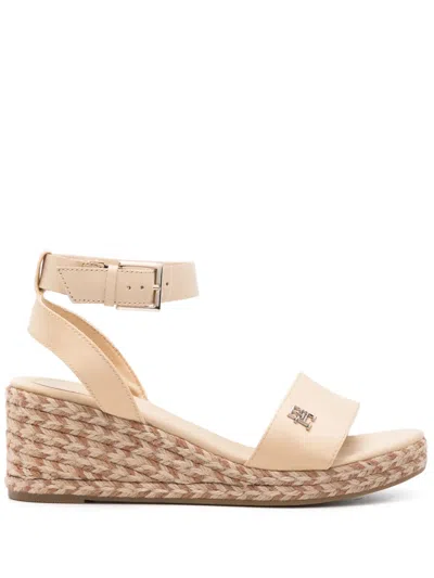 Tommy Hilfiger 60mm Logo-plaque Wedge Sandals In Neutrals