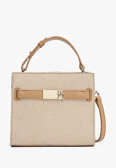 Tommy Hilfiger _ In Sand