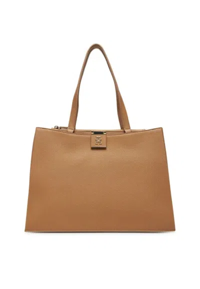 Tommy Hilfiger _ In Brown