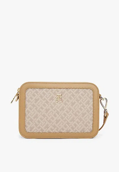Tommy Hilfiger _ In Sand