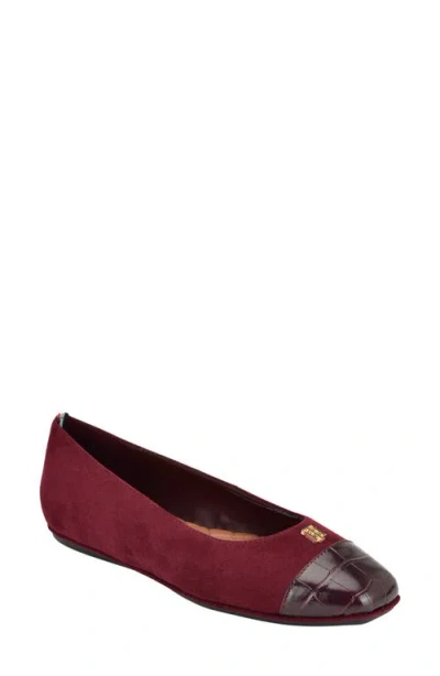 Tommy Hilfiger Bekim Faux Leather Flat In Burgundy
