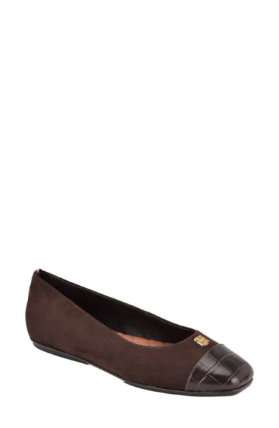 Tommy Hilfiger Bekim Faux Leather Flat In Brown
