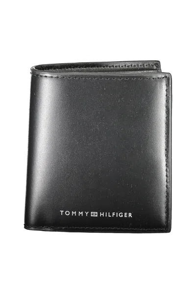 Tommy Hilfiger Sleek Black Leather Wallet With Coin Purse