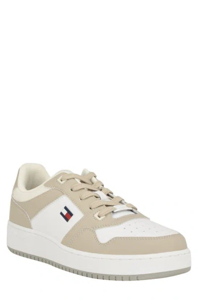 Tommy Hilfiger Colorblock Sneaker In Beige/white