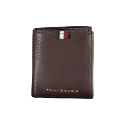 Tommy Hilfiger Elegant Brown Leather Bi-fold Wallet