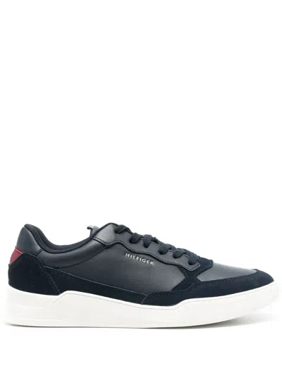 Tommy Hilfiger Embossed-logo Detail Sneakers In 蓝色