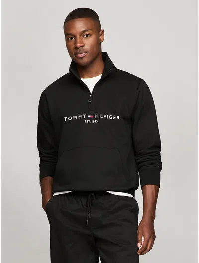 Tommy Hilfiger Embroidered Tommy Logo Quarter In Black