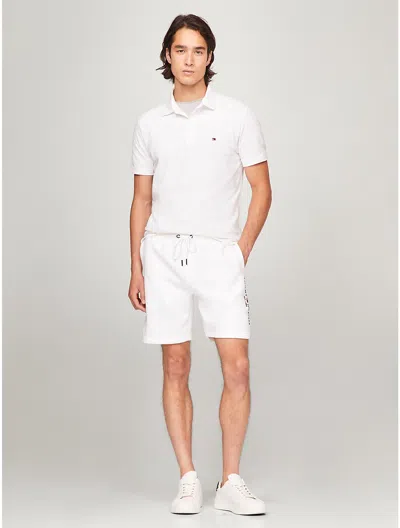 Tommy Hilfiger Embroidered Tommy Logo Sweatshort In Fresh White