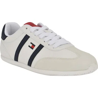 Tommy Hilfiger Eryanne Sneaker In White,navy