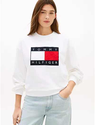 Tommy Hilfiger Flag Logo Sweatshirt In White
