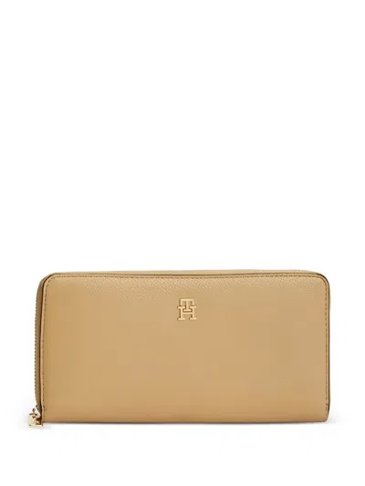 Tommy Hilfiger Icon Logo-plaque Wallet In Nude