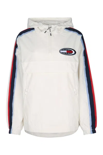 Tommy Hilfiger Jeans Colour-block Recycled Nylon Jacket In White