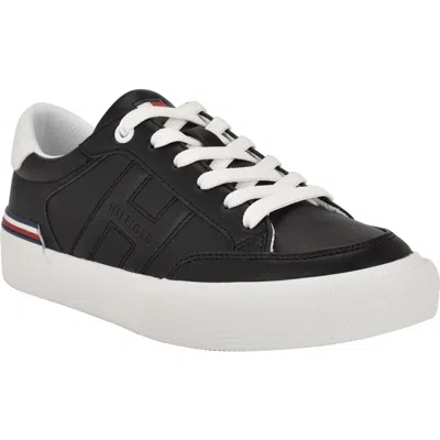 Tommy Hilfiger Keziah Low Top Sneaker In Black