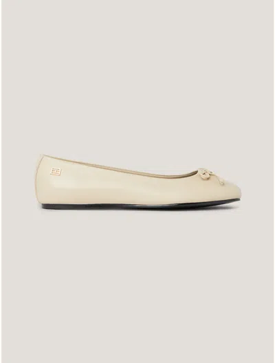 Tommy Hilfiger Leather Ballerina Flat In White Clay