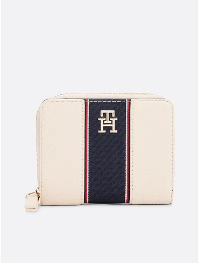 Tommy Hilfiger Legacy Stripe Medium Wallet In Sugarcane
