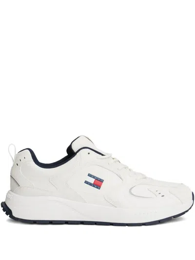 TOMMY HILFIGER LOGO-BADGE SNEAKERS