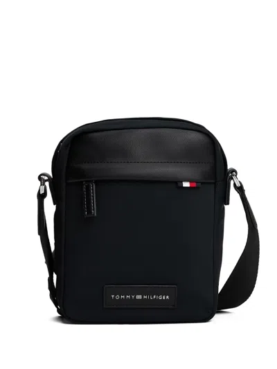 Tommy Hilfiger Logo-detail Shoulder Bag In Black