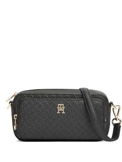 Tommy Hilfiger Logo Embossed Shoulder Bag In Red