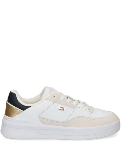 Tommy Hilfiger Logo-embroidered Sneakers In Weiss
