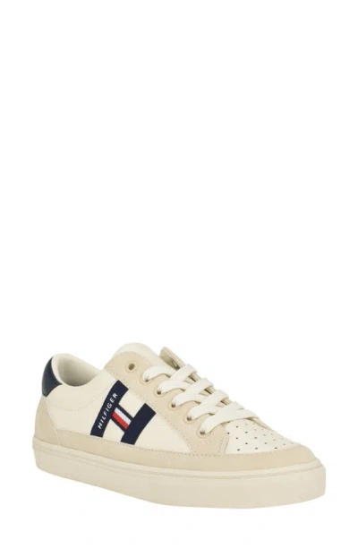Tommy Hilfiger Logo Low Top Sneaker In Off White