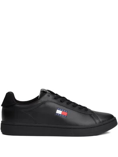 Tommy Hilfiger Logo-patch Detailed Sneakers In Black