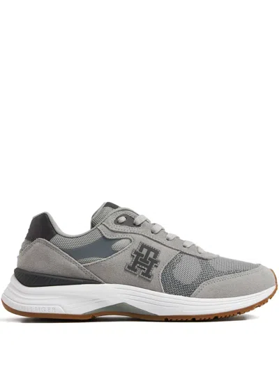 Tommy Hilfiger Logo-patch Sneakers In Gray
