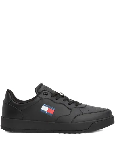 Tommy Hilfiger Logo-patch Sneakers In Black