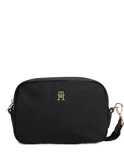 Tommy Hilfiger Logo-plaque Crossbody Bag In Black